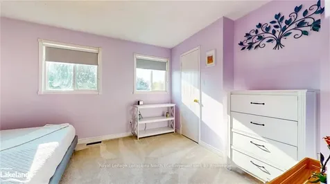 9 Donald Crescent Wasaga Beach ON L9Z 1E1