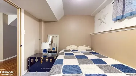 9 Donald Crescent Wasaga Beach ON L9Z 1E1