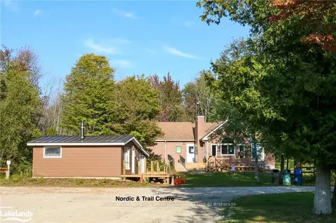 9 Donald Crescent Wasaga Beach ON L9Z 1E1