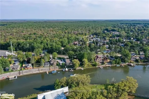 9 Donald Crescent Wasaga Beach ON L9Z 1E1