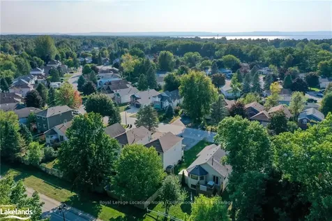 9 Donald Crescent Wasaga Beach ON L9Z 1E1