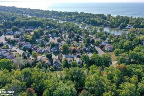 9 Donald Crescent Wasaga Beach ON L9Z 1E1