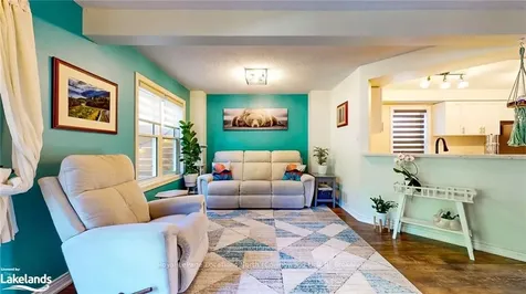 9 Donald Crescent Wasaga Beach ON L9Z 1E1