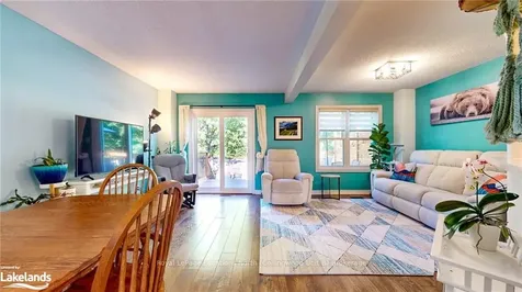 9 Donald Crescent Wasaga Beach ON L9Z 1E1