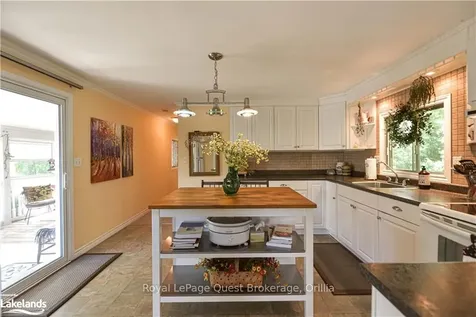 4 Muir Drive Oro-medonte ON L3V 6H1