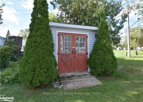 4 Muir Drive Oro-medonte ON L3V 6H1