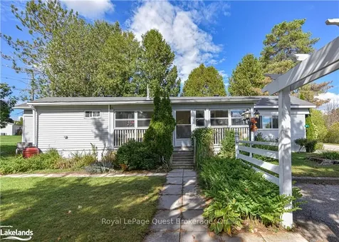 4 Muir Drive Oro-medonte ON L3V 6H1