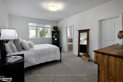 51 Clark Street Collingwood ON L9Y 0H8