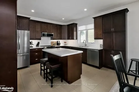 51 Clark Street Collingwood ON L9Y 0H8