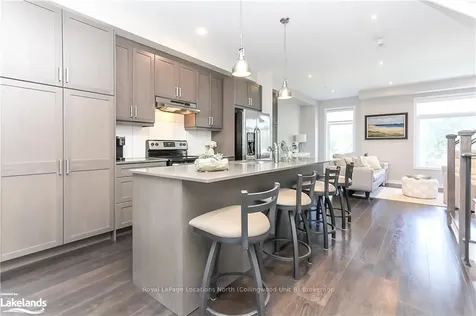 8 Bremont Way Wasaga Beach ON L9Z 2H3