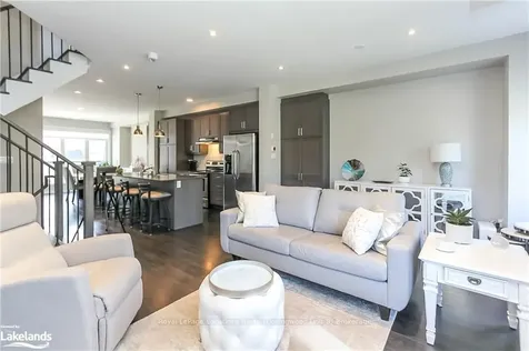 8 Bremont Way Wasaga Beach ON L9Z 2H3