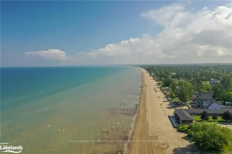 8 Bremont Way Wasaga Beach ON L9Z 2H3