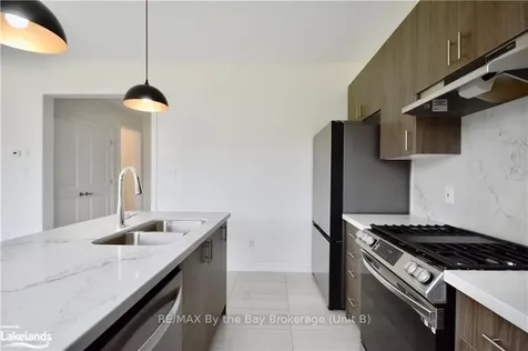 32 Simona Avenue Wasaga Beach ON L9Z 0L4