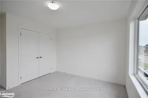32 Simona Avenue Wasaga Beach ON L9Z 0L4