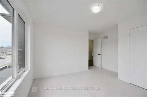 32 Simona Avenue Wasaga Beach ON L9Z 0L4