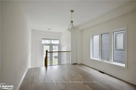32 Simona Avenue Wasaga Beach ON L9Z 0L4
