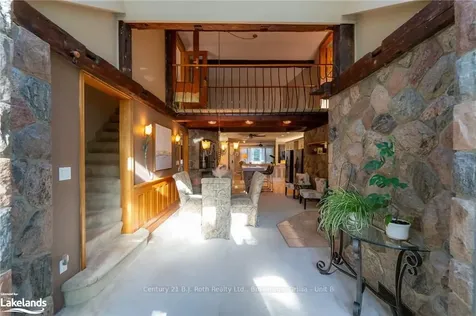 317 Mary Street Orillia ON L3V 3E9