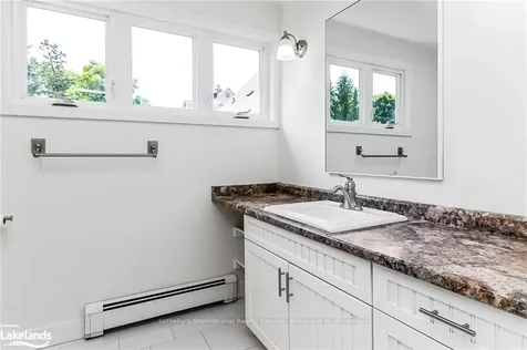 121 Birch Street Collingwood ON L9Y 2V4