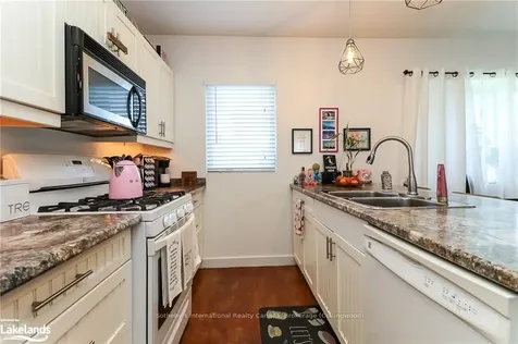 121 Birch Street Collingwood ON L9Y 2V4