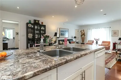 121 Birch Street Collingwood ON L9Y 2V4