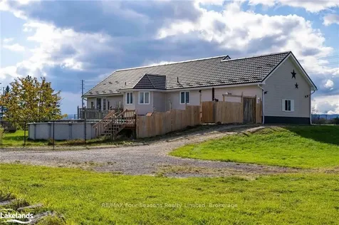 1913 Fairgrounds Road N Clearview ON L0M 1S0