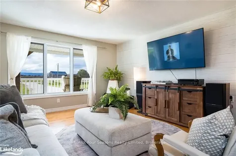 1913 Fairgrounds Road N Clearview ON L0M 1S0