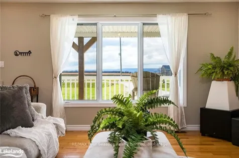 1913 Fairgrounds Road N Clearview ON L0M 1S0