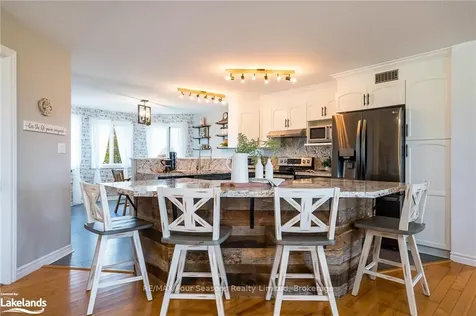 1913 Fairgrounds Road N Clearview ON L0M 1S0