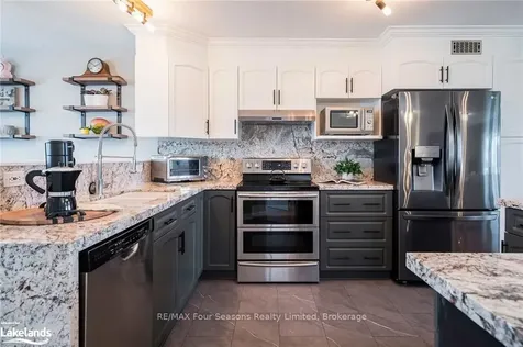 1913 Fairgrounds Road N Clearview ON L0M 1S0