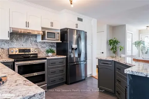 1913 Fairgrounds Road N Clearview ON L0M 1S0