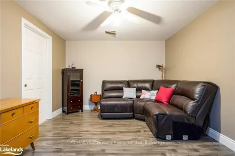 1913 Fairgrounds Road N Clearview ON L0M 1S0