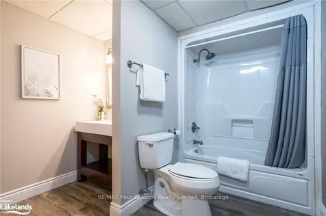 1913 Fairgrounds Road N Clearview ON L0M 1S0