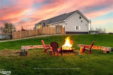 1913 Fairgrounds Road N Clearview ON L0M 1S0