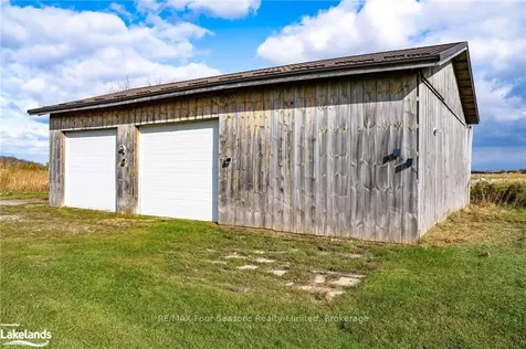 1913 Fairgrounds Road N Clearview ON L0M 1S0