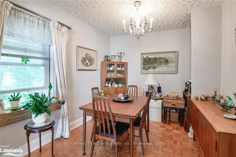 32 Argyle Avenue Orillia ON L3V 2V6