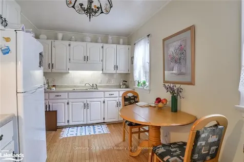 32 Argyle Avenue Orillia ON L3V 2V6