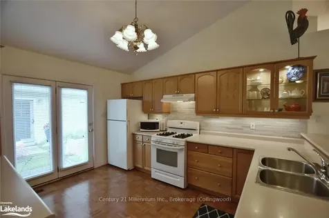 5 Shannon Court Collingwood ON L9Y 5N9