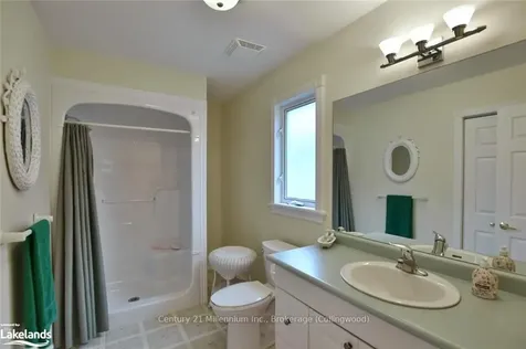 5 Shannon Court Collingwood ON L9Y 5N9