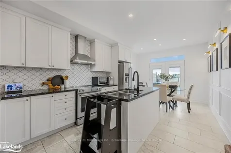 28 Atlantis Drive Orillia ON L3V 8L4