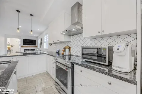 28 Atlantis Drive Orillia ON L3V 8L4