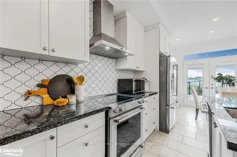 28 Atlantis Drive Orillia ON L3V 8L4