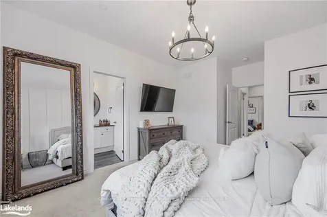28 Atlantis Drive Orillia ON L3V 8L4