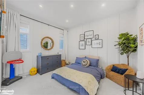 28 Atlantis Drive Orillia ON L3V 8L4