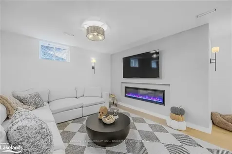 28 Atlantis Drive Orillia ON L3V 8L4