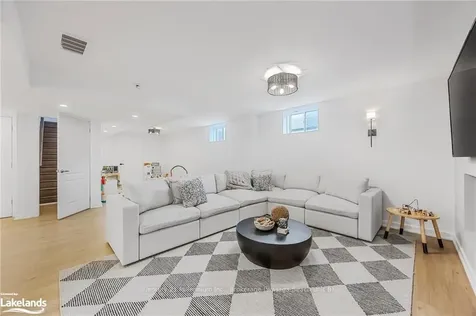 28 Atlantis Drive Orillia ON L3V 8L4