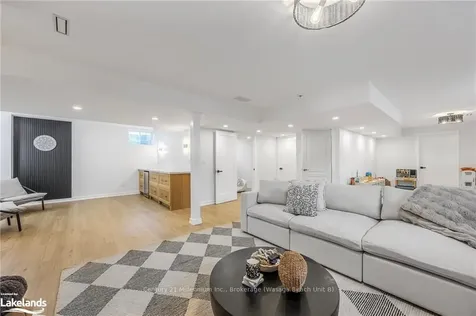 28 Atlantis Drive Orillia ON L3V 8L4