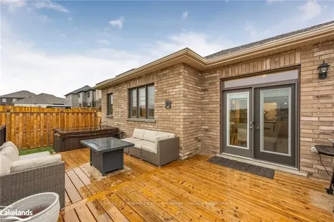 28 Atlantis Drive Orillia ON L3V 8L4