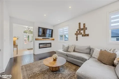 28 Atlantis Drive Orillia ON L3V 8L4