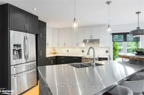 3 Burnside Court Collingwood ON L9Y 4R7