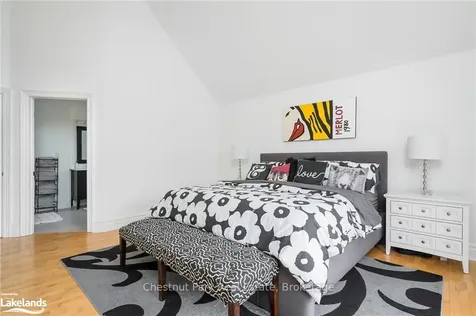 3 Burnside Court Collingwood ON L9Y 4R7